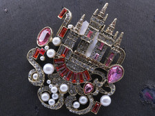 Spilla Vintage Castello pietre sintetiche e metallo dorato