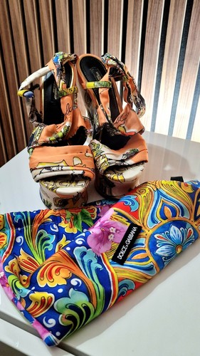 Sandali con tacco dolce - con,