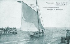 6964) VIAREGGIO (LUCCA) BARCA A DIPORTO VISTA DAL MOLO. ANIMATA. VG NEL 1913.