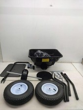 Spandifieno spandiconcime con linguetta di trazione per trattorini rasaerba