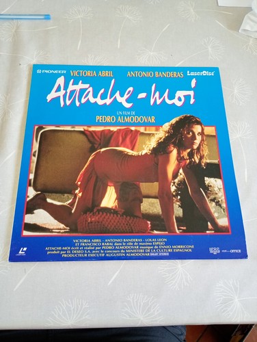 Attache moi film laserdisc - attache,