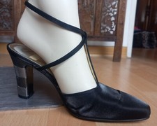 SALVATORE FERRAGAMO scarpe