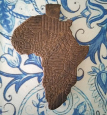 Ciondolo Africa in legno