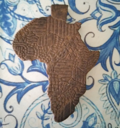 Ciondolo africa legno - in,