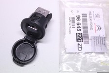 Connettore ORIG PEUGEOT 207 208 308 3008 CITROEN C3 C4 C5 AUX/USB 96645227ZD confezione originale