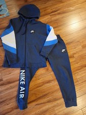 Nike Air Sportswear Club