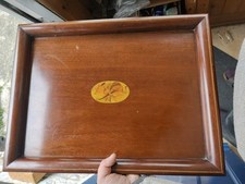  Vassoio in legno intarsiato