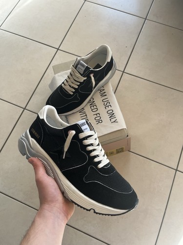 Golden goose running - golden,