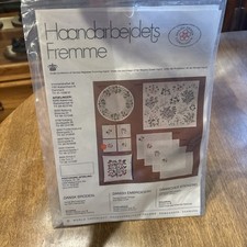 NUOVO Haandarbejdets Fremme danese "BLACKBERRY" DOILY kit punto croce