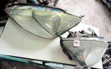 COPPIA FARI FANALI ANTERIORI DESTRO SINISTRO PER FORD Focus Berlina 1° Serie n