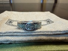 Anello in argento con logo