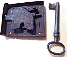 ANTICA SERRATURA SCATOLATA,DA ANTA DI STIPO DEL 700 E CHIAVE MASCHIA FUNZIONANTE