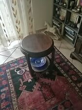tavolino salotto rotondo In noce. Scuola Olandese Sec. XIX
