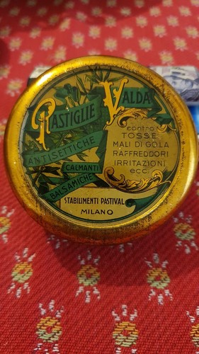 Scatola latta pastiglie - in,