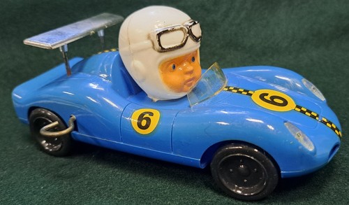 Coche cuerda la - a, m.i.