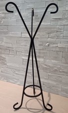 Struttura in ferro. Alzata per uso tavolino o elegante portavasi