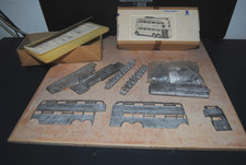 Trolleybus BUT Q Type in scatola di montaggio in metallo bianco