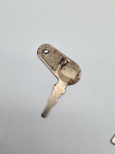 Ignition key instrument switch