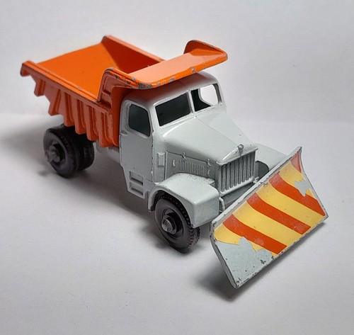 Camion spazzaneve vintage