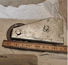 Una Ruota Carello NONES for con cuscinetti in Teflon per serranda basculanti