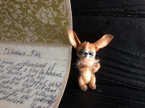 Peluche chihuahua realistico
