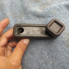 1x MANIGLIA ALZAVETRO FINESTRINO ALFASUD 1300TI GIULIETTA 116 REF 60746189