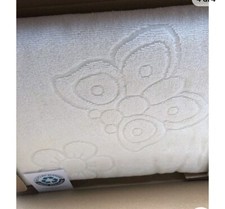 Meravigliosa Telo di Colore Panna Con Farfalle 🦋 della Thun Elegance . Nuovo