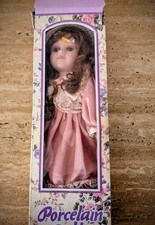 Bambola di porcellana da