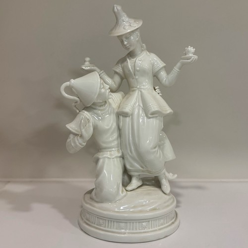 Antica statuina porcellana