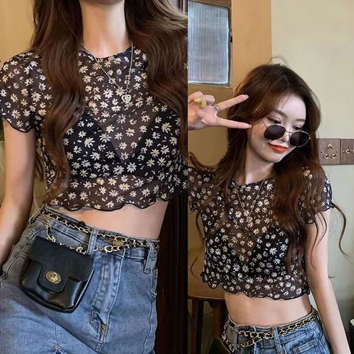 Top ombelico slim fit con