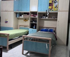 Cameretta doppio ponte per ragazzi , con due posti letto singoli 