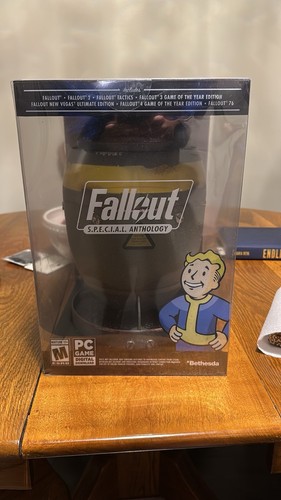 Fallout anthology mini nuke - ,