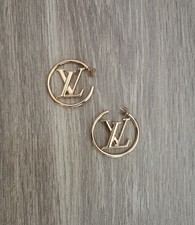Louis Vuitton Boucles