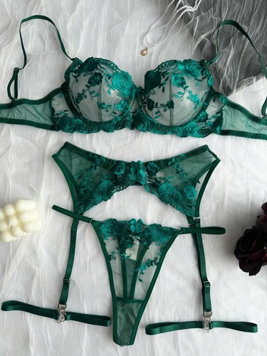 Set lingerie maglia - , ricamata