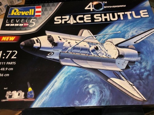 Revell space shuttle - space, 40°