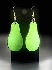 Orecchini in legno pera verde