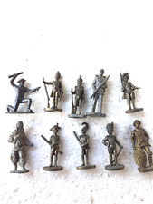 N. 10 soldatini Metallo Kinder