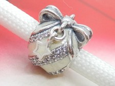 Autentico Charm Pandora RADIO