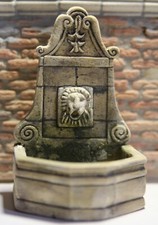 Fontana antichizzata per presepe, miniature. 