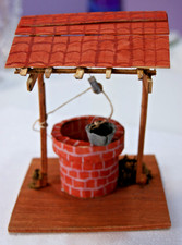 pozzo presepe confalonieri? in legno, cartoe e piombo  H 15 cm n 63-23