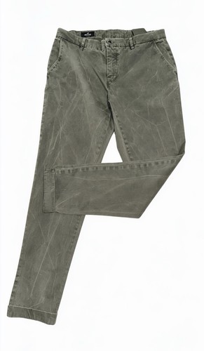 Pantalone chino stile