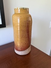 Vaso in ceramica angolare