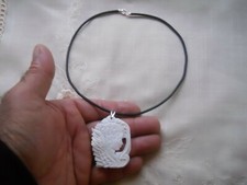 CIONDOLO  IN CAMMEO SARDONICO   LAVORATO A MANO CON ARGENTO 925 LACCIO OMAGGIO