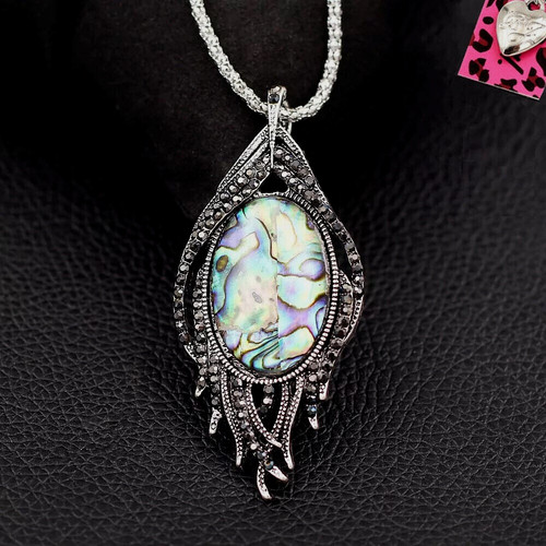 Collana con ciondolo - , di