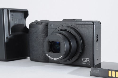 Ricoh digital iii 10 - gr, 3