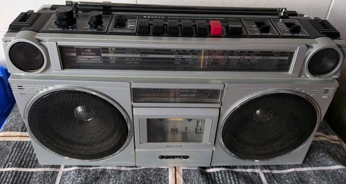 Sanyo m9916lu ghetto blaster - sanyo,