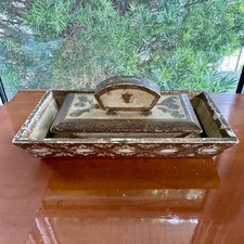 Vassoio a dondolo e penna