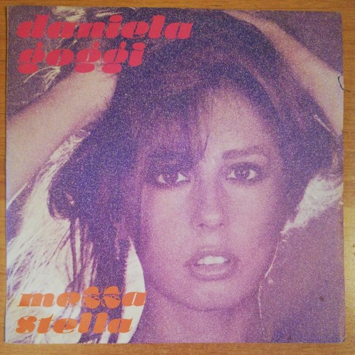 Daniela goggi mezza stella - mezza,