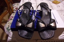 Eleganti sandali neri pelle