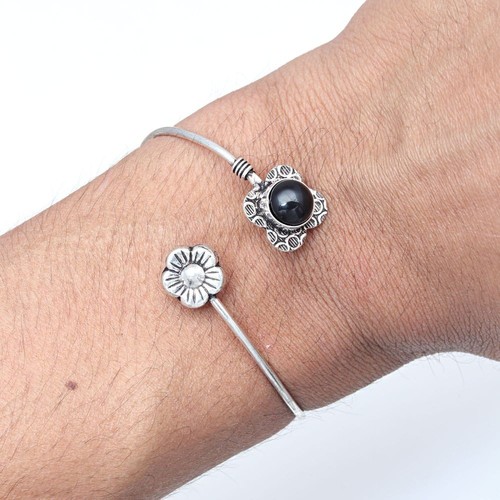Bracciali per gioielli fatti - , a